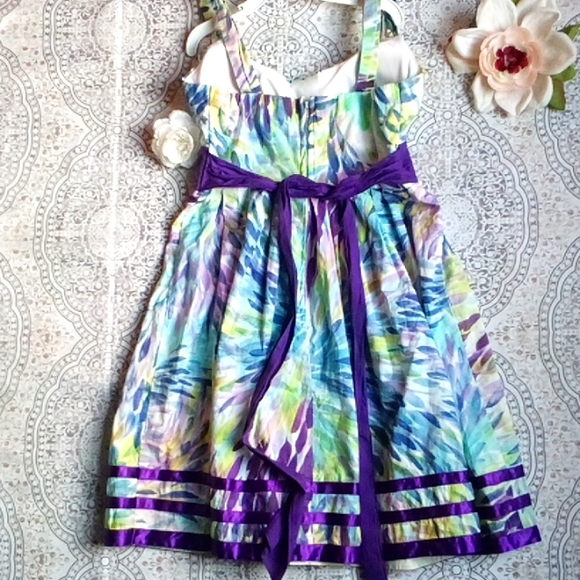 Beautiful floral mini dress - Picture 6 of 13